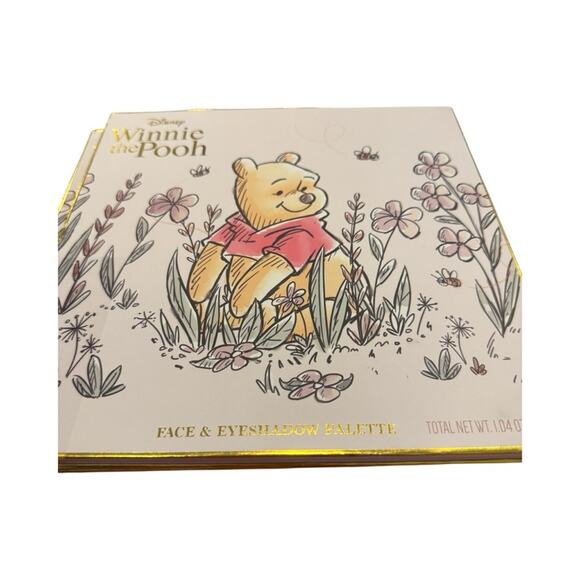 NEVER OPENED Disney Winnie the Pooh Eyeshadow and Face Palette with Gold Accents - Picture 6 of 6